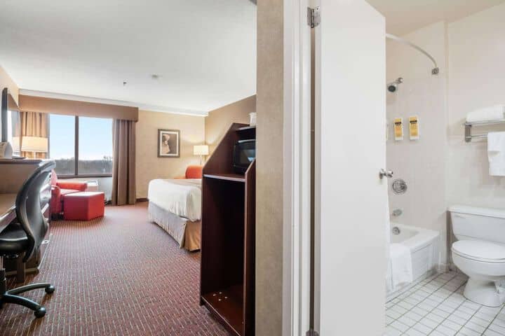 Room 37 of 130