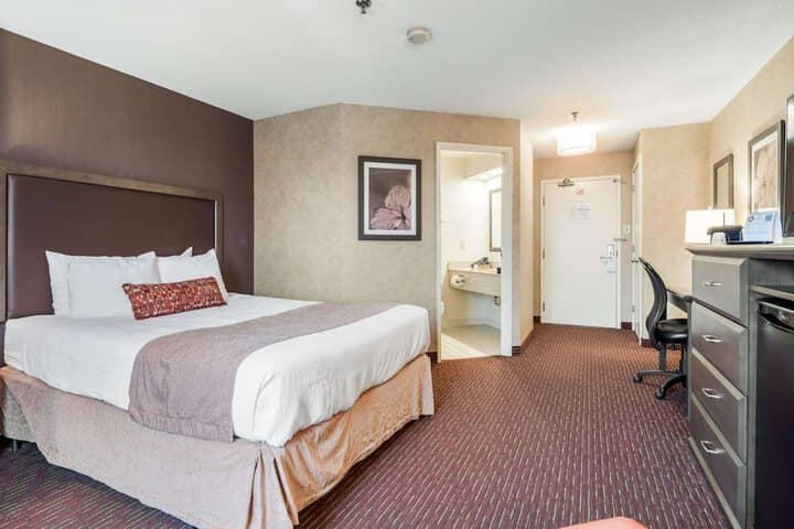 Room 44 of 130