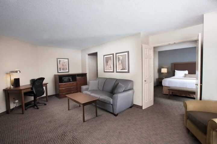 Room 5 of 130