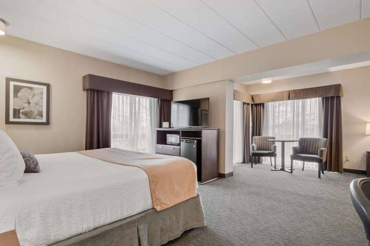 Room 16 of 130